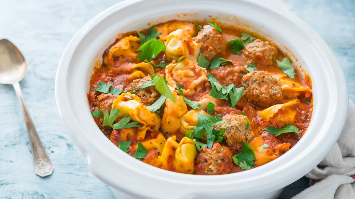 Crock Pot Cheese Tortellini and Meatballs With Vodka Sauce