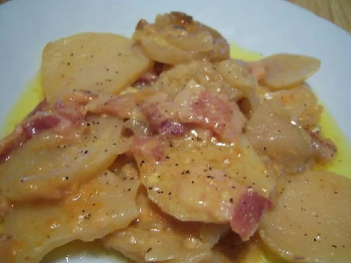 Crock Pot Scalloped Potatoes & Bacon