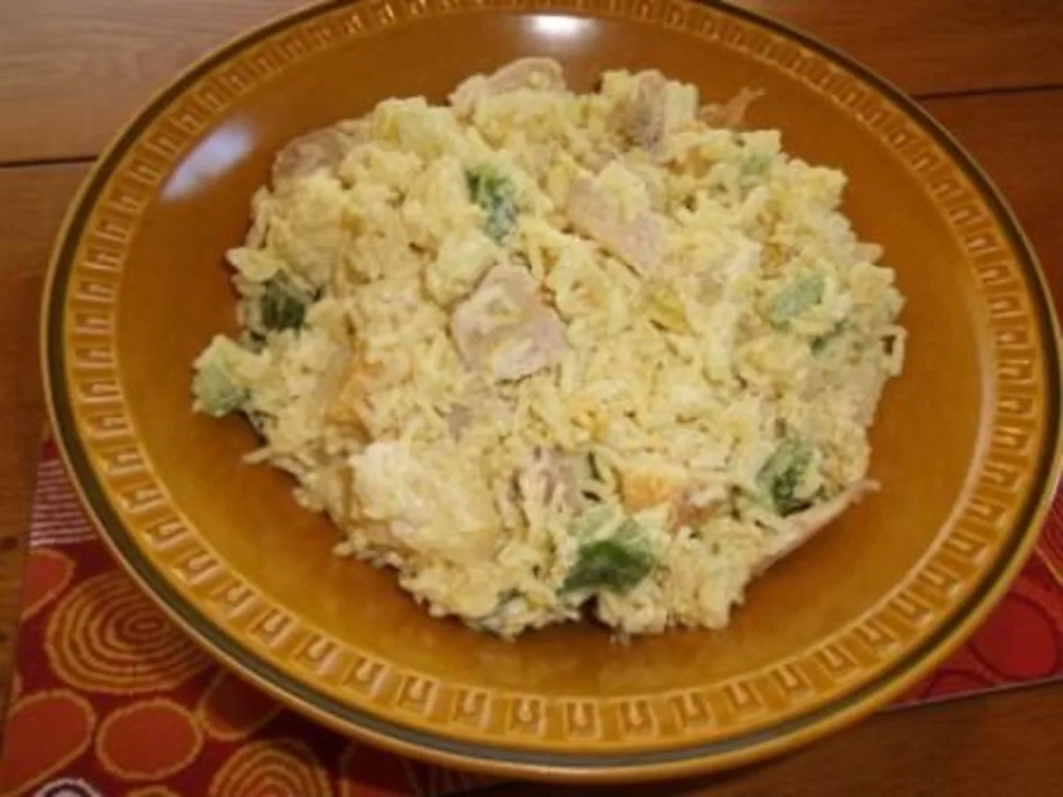 Курячий салат з рисом і карі