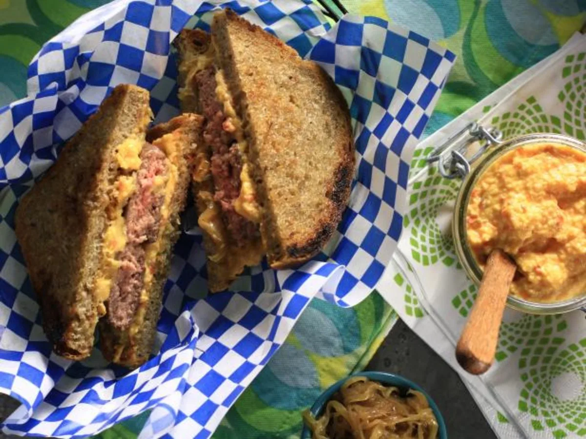 Custom Blend Beef Patty Melt With Pimento Cheese