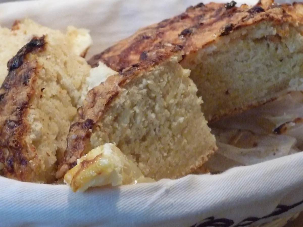 Dom Deluise's Cheese and Onion Bread