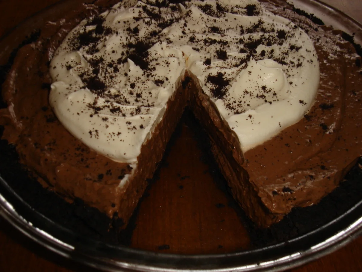 Dreamy Chocolate Mousse Pie