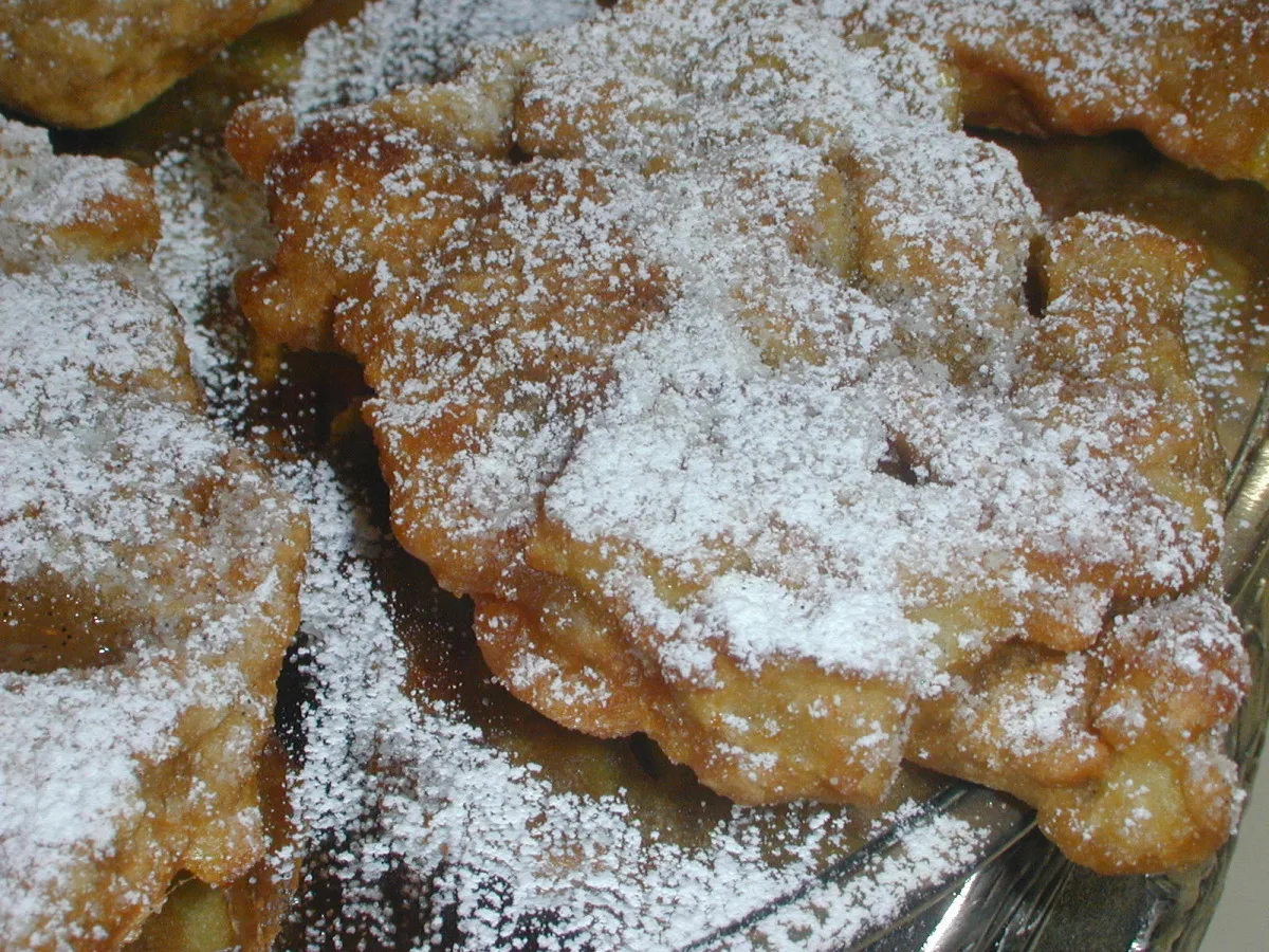 Dutch Apple Fritters (Apelbeignets)