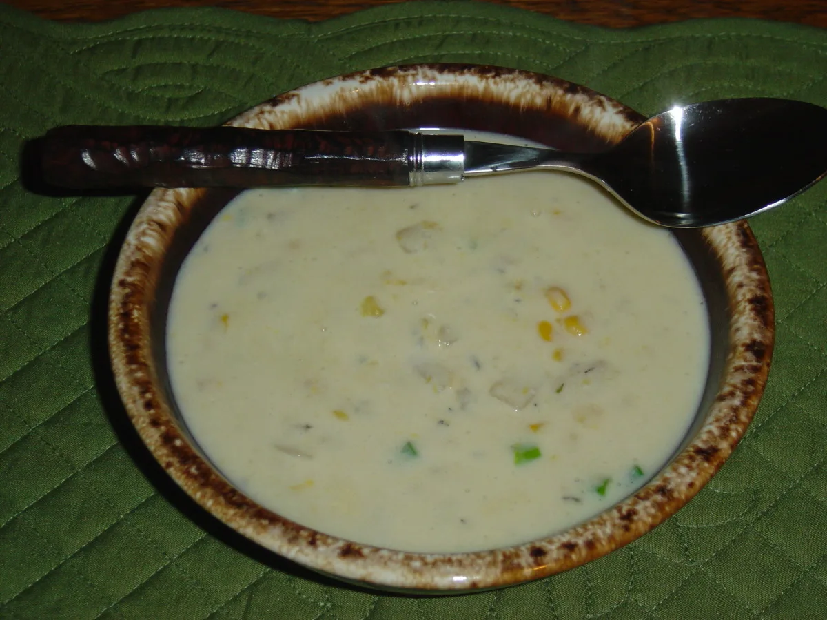 Легкий кукурудзяний суп з молюсками (з низьким вмістом жиру)