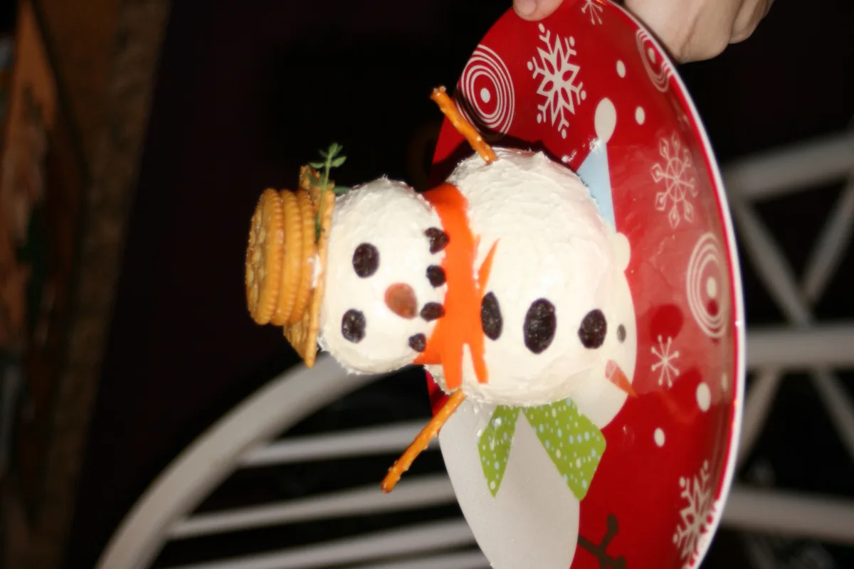Frosty the Cheese Ball