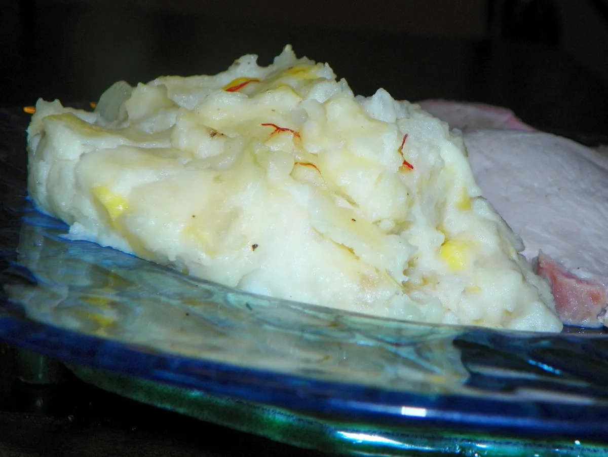 Картопляне пюре з часником і кукурудзою