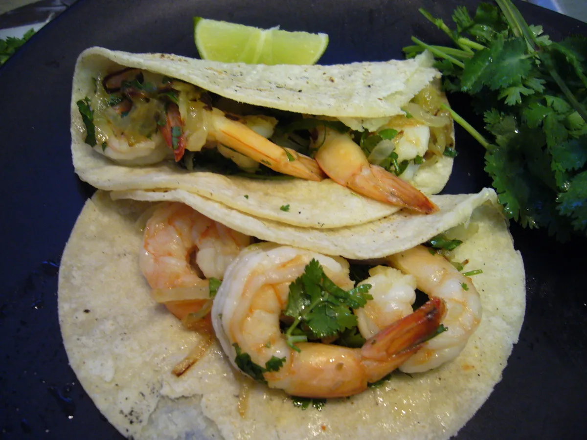 Garlicky Shrimp-Cilantro Tacos (Tacos De Camarones Al Mojo De Aj