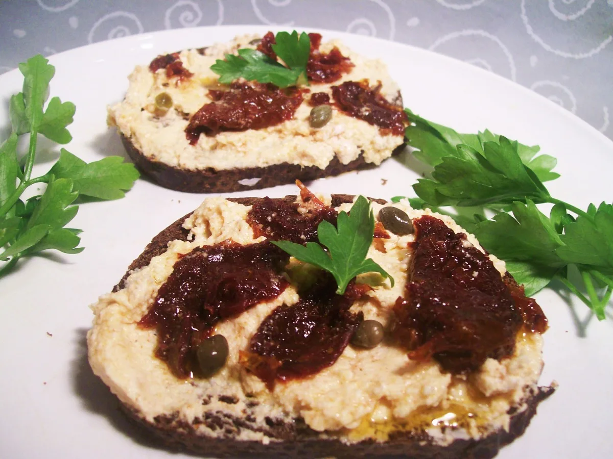 Goat Cheese With Paprika, Garlic, Sun-Dried Tomatoes and Capers