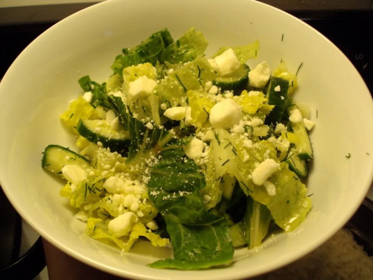 Greek Style Romaine Salad With Lemon and Fresh Dill