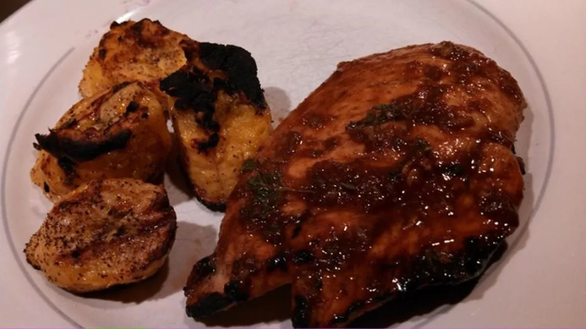 Гриль‑курка з бананами у ямайському стилі