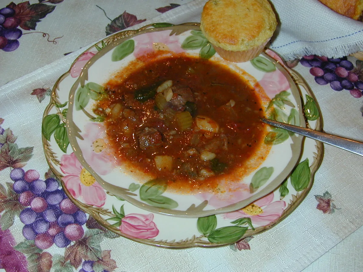 Hearty Beef and Vegetable Soup With Mushrooms