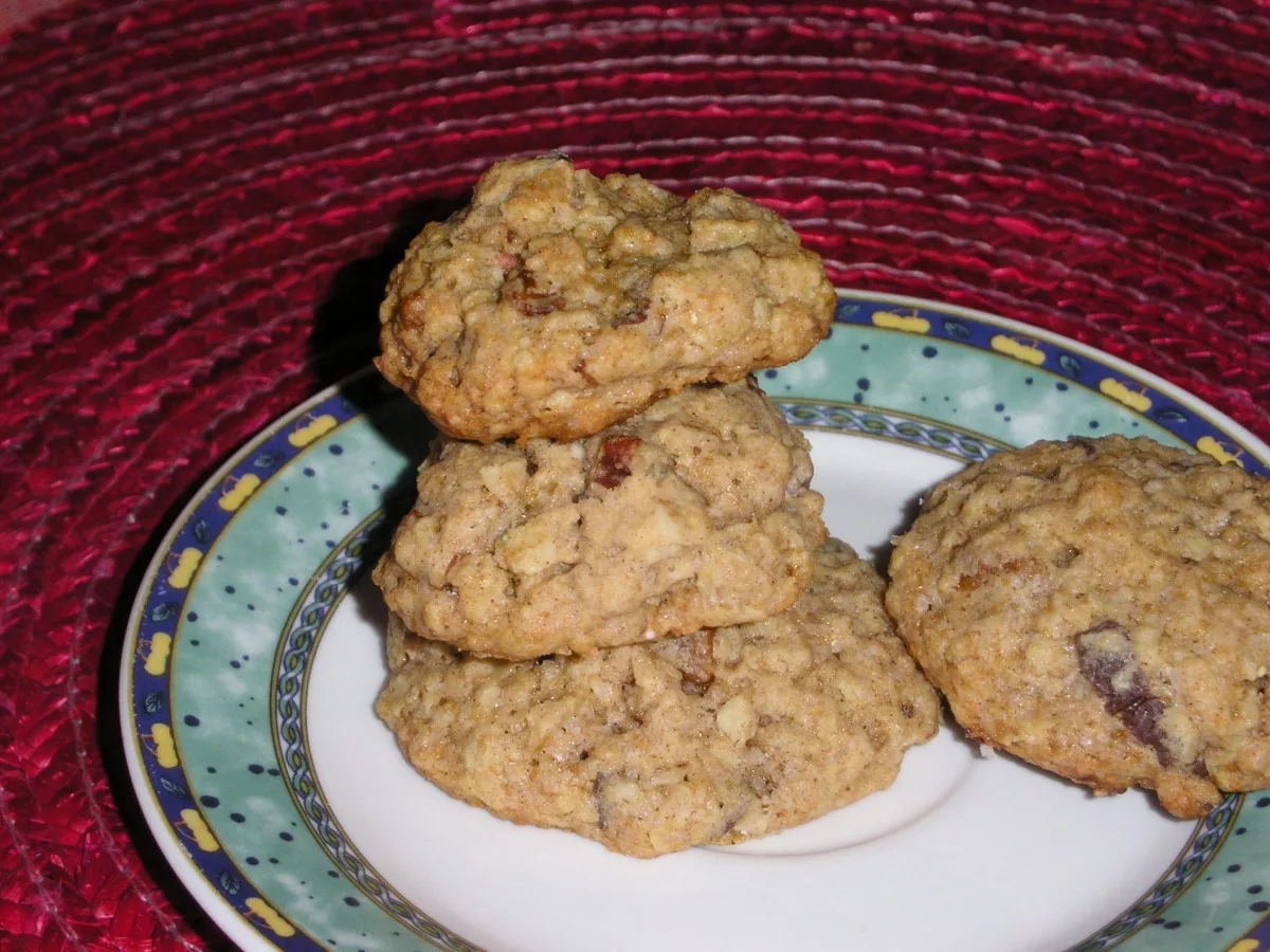 Hearty Oatmeal Cookies