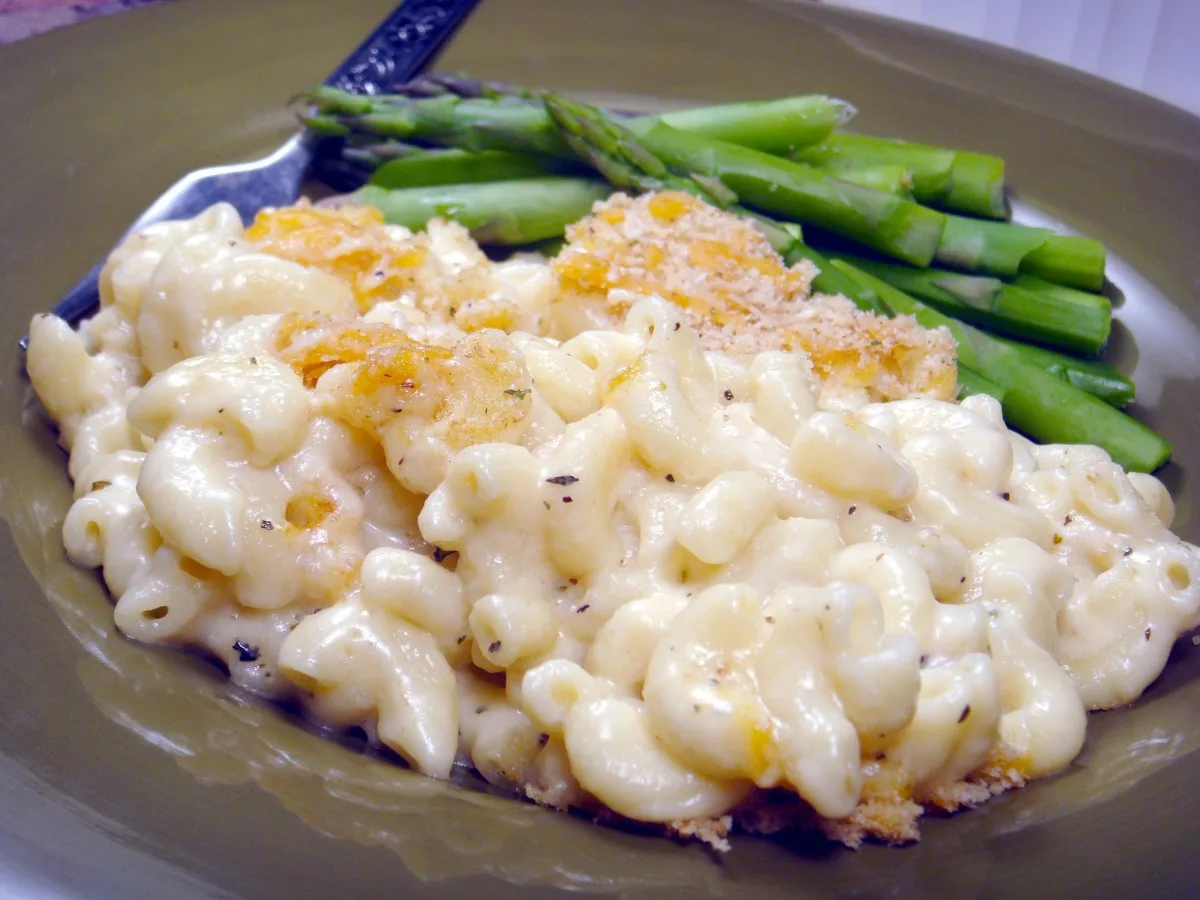Herbed Macaroni and Cheese