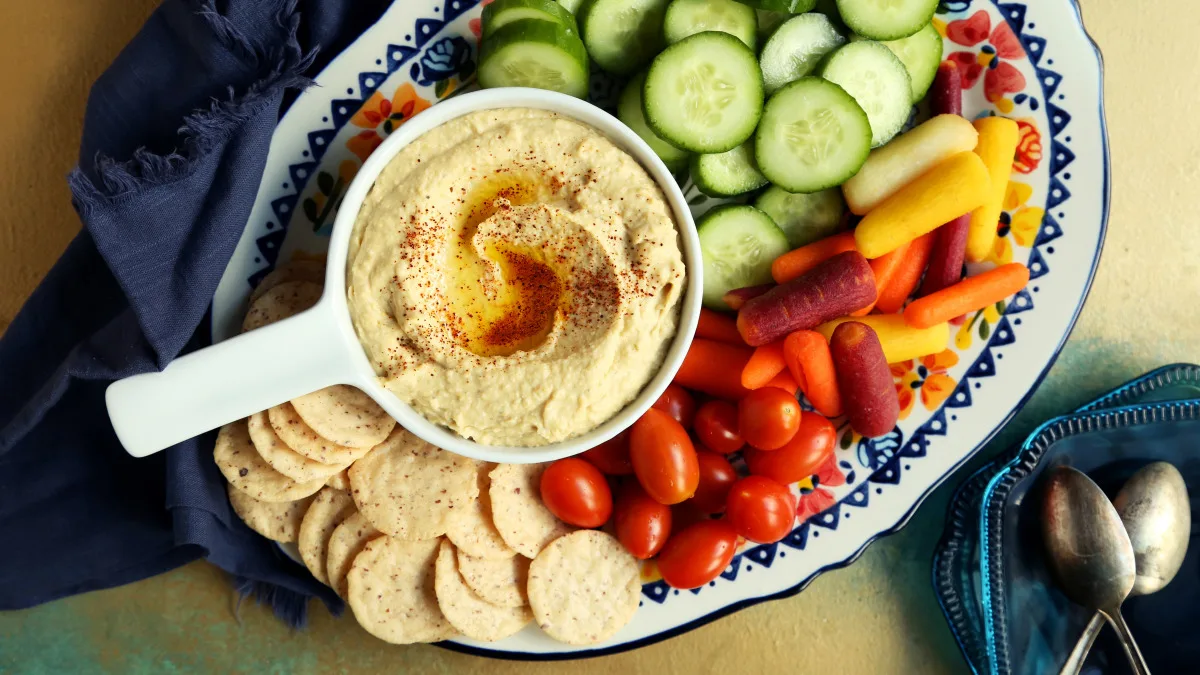 Traditional Garlic Hummus