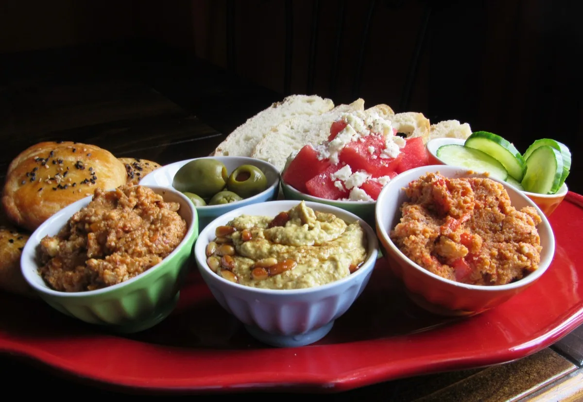 Hummus With Pine Nuts Turkish-Style