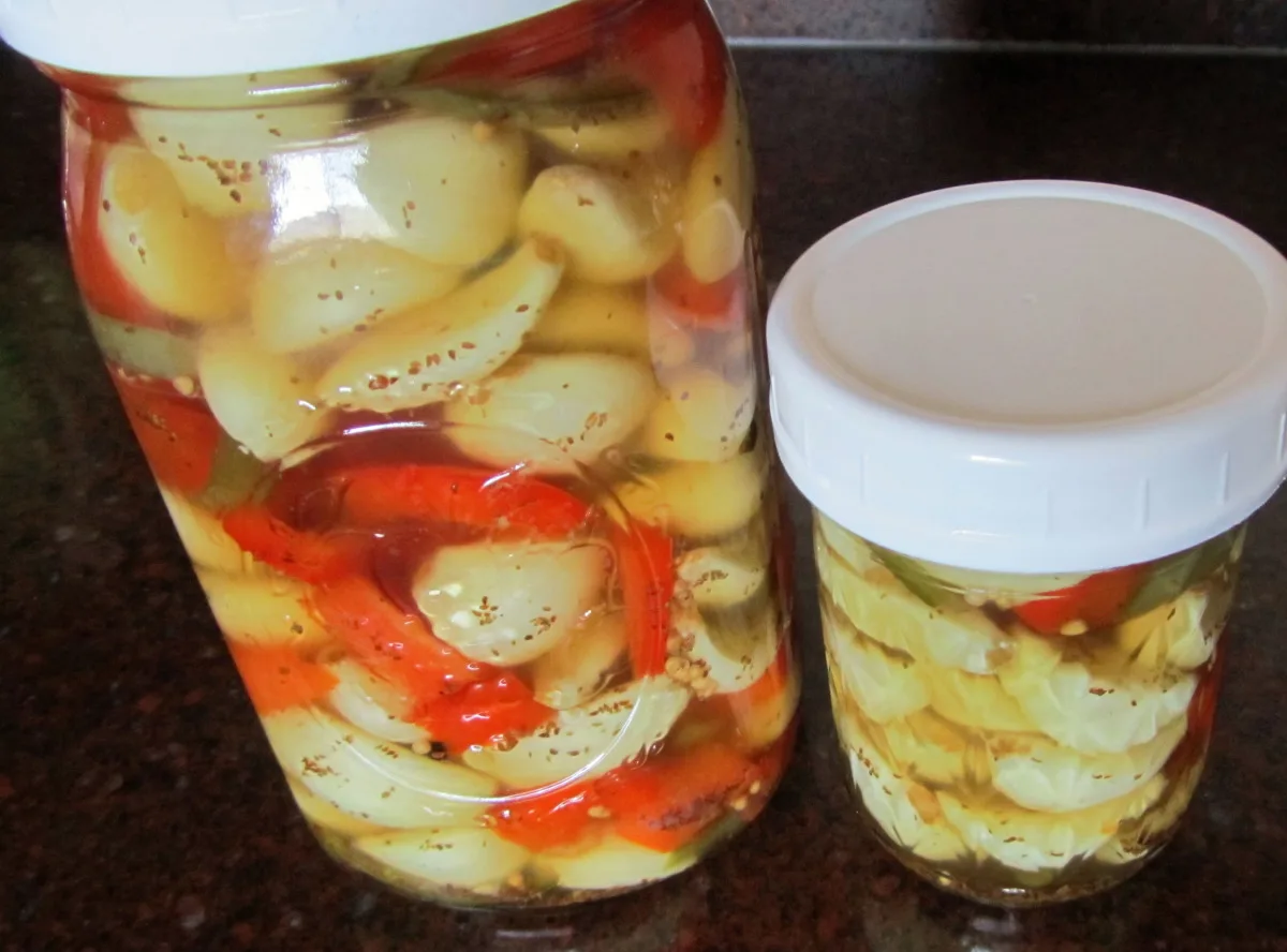 Iranian Sugar Pickled Garlic