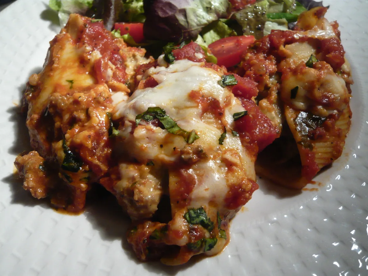 Italian Sausage Stuffed Shells #Ragu
