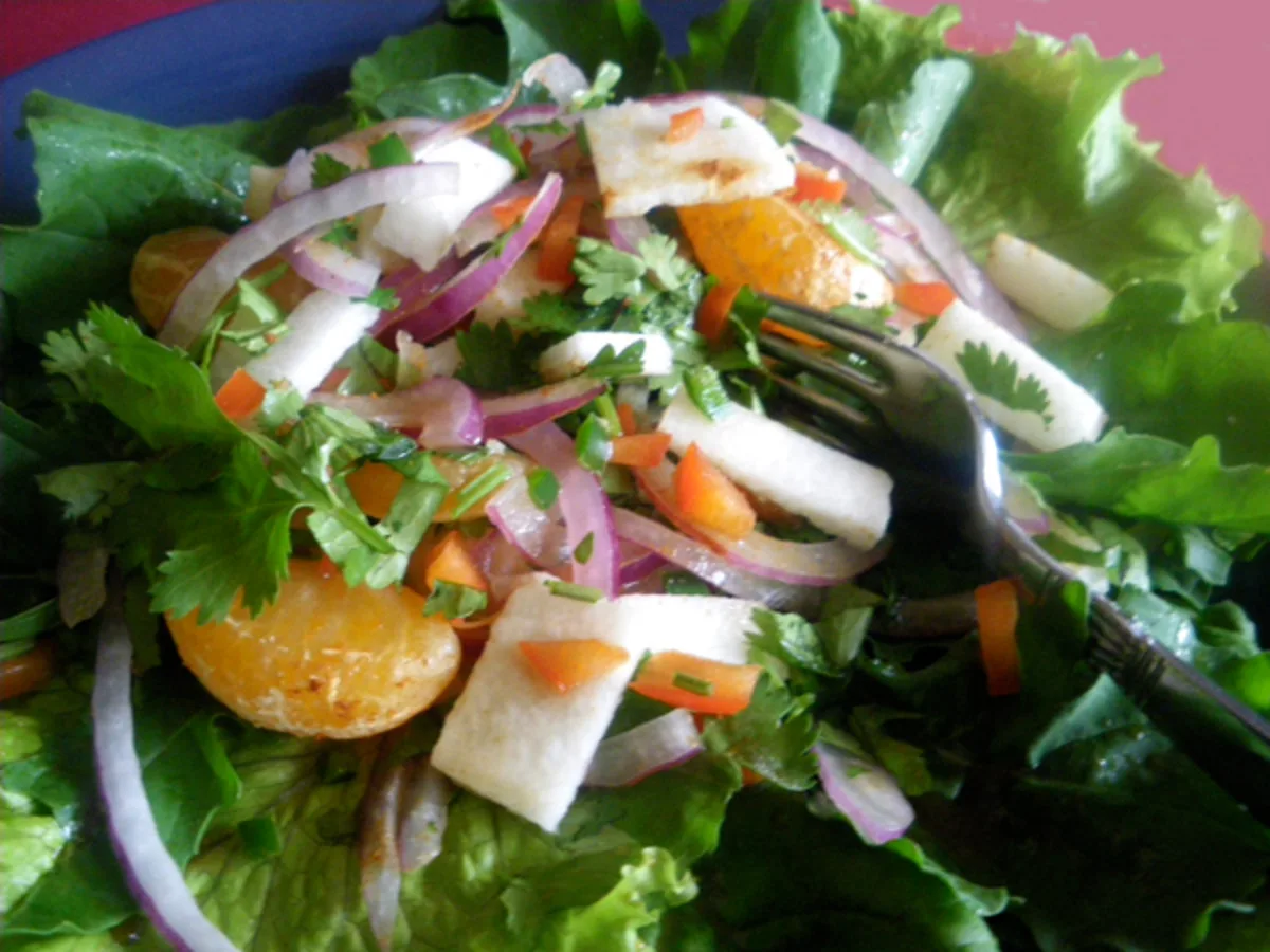 Jicama Y Ensalada Anaranjada Picante (Spicy Oranges & Jicama