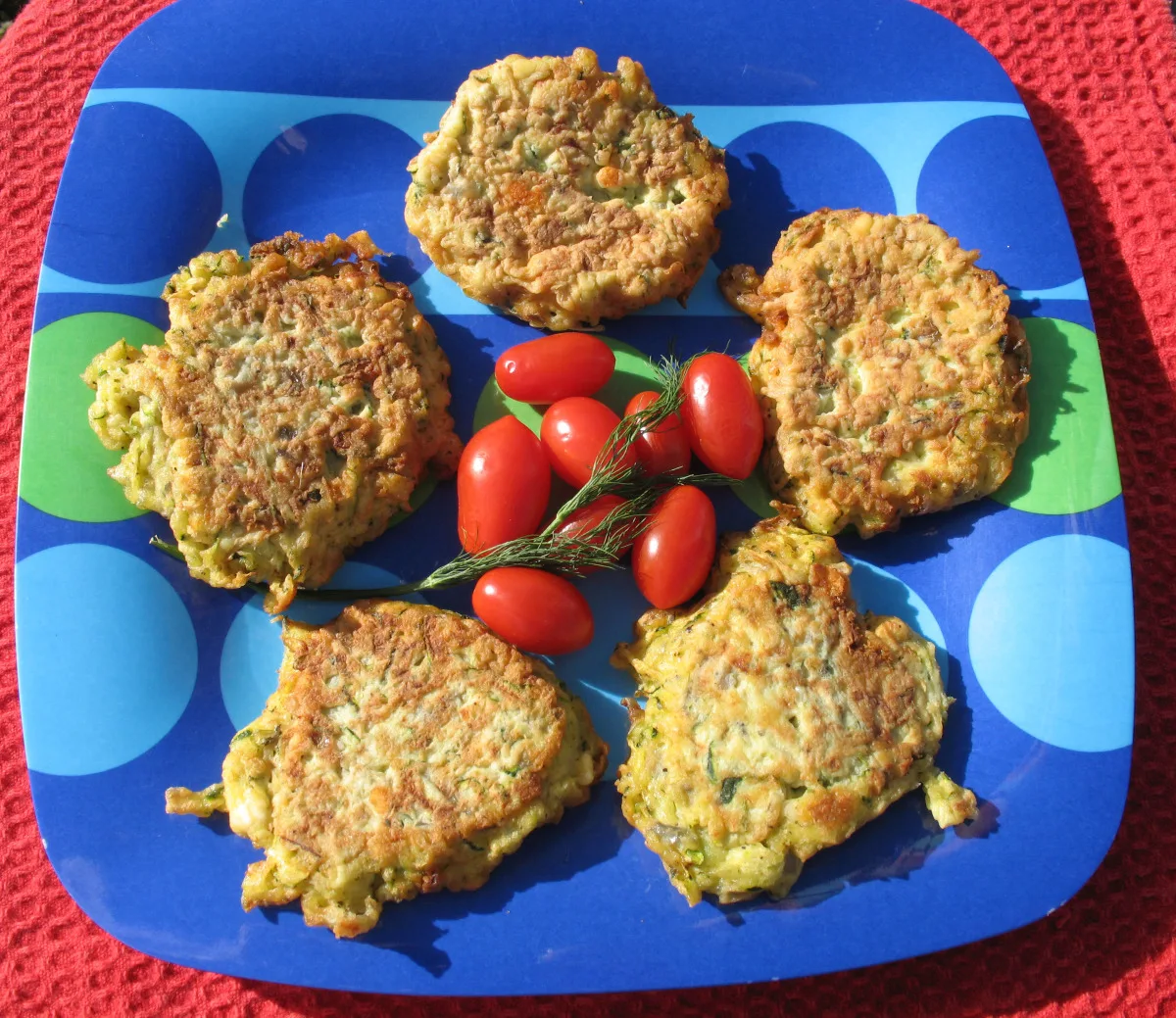 Kabak Mücveri (Turkish Zucchini Fritters)