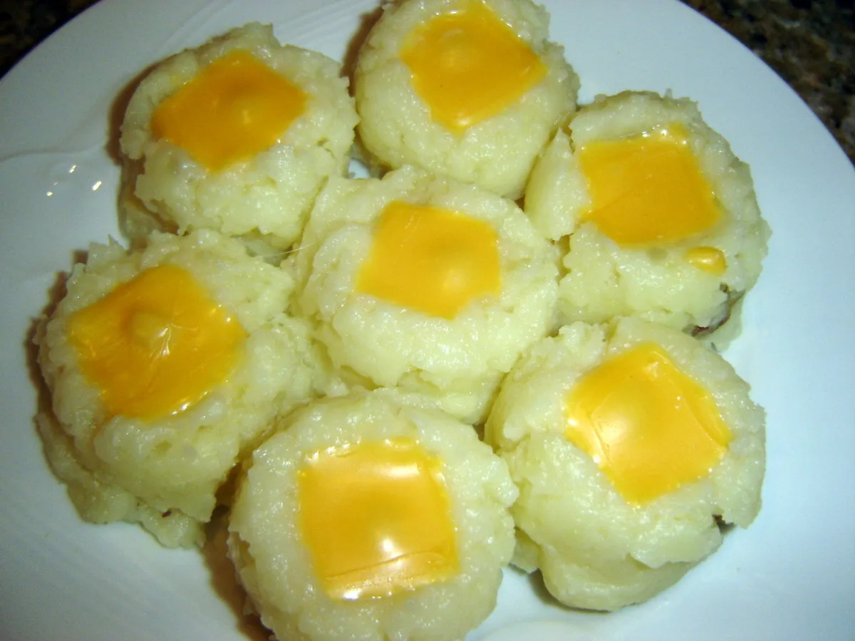 Дитячі крихкі кульки з пюре