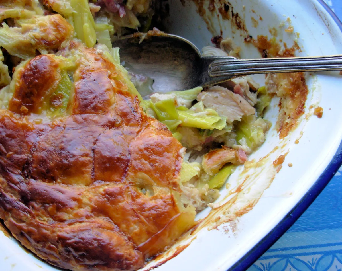 Leftover Turkey and Leek Pot Pie With Instant Gravy