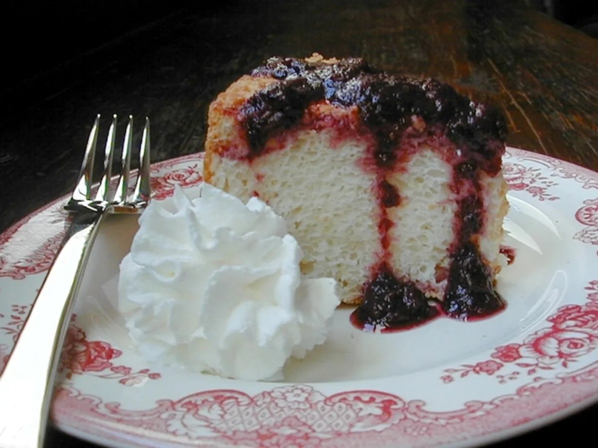 Lemon Angel Cake With Blueberry Sauce