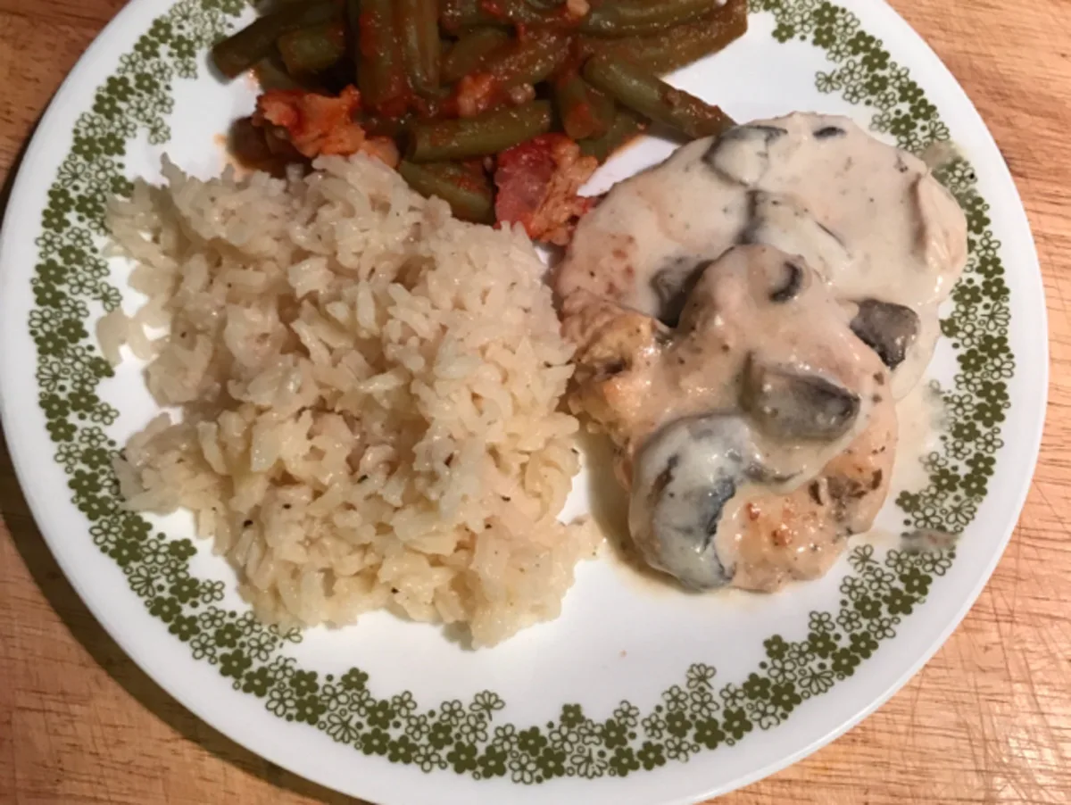 Lemon Pepper-Tarragon Chicken With Sour Cream, Mushroom and Wine