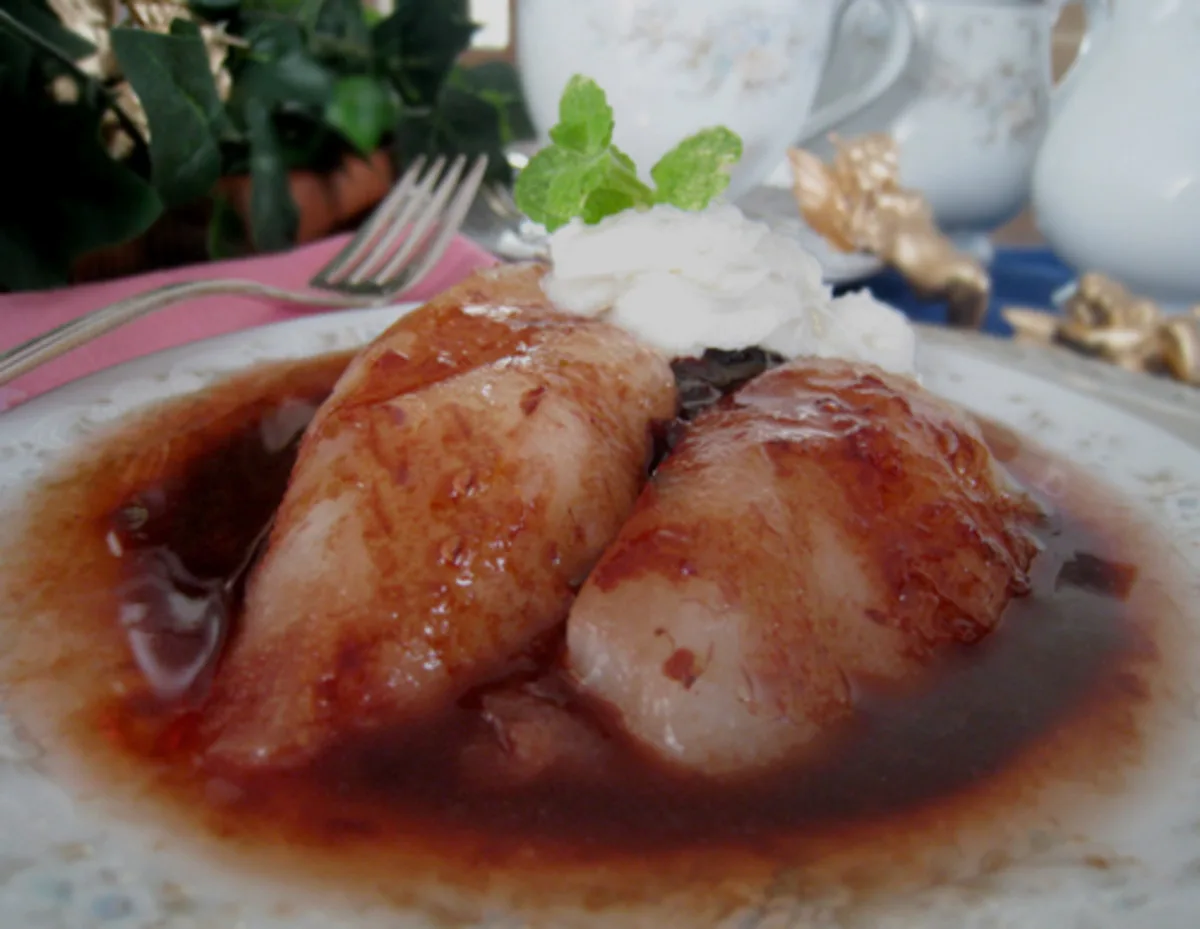 Luscious Pears in Raspberry Sauce