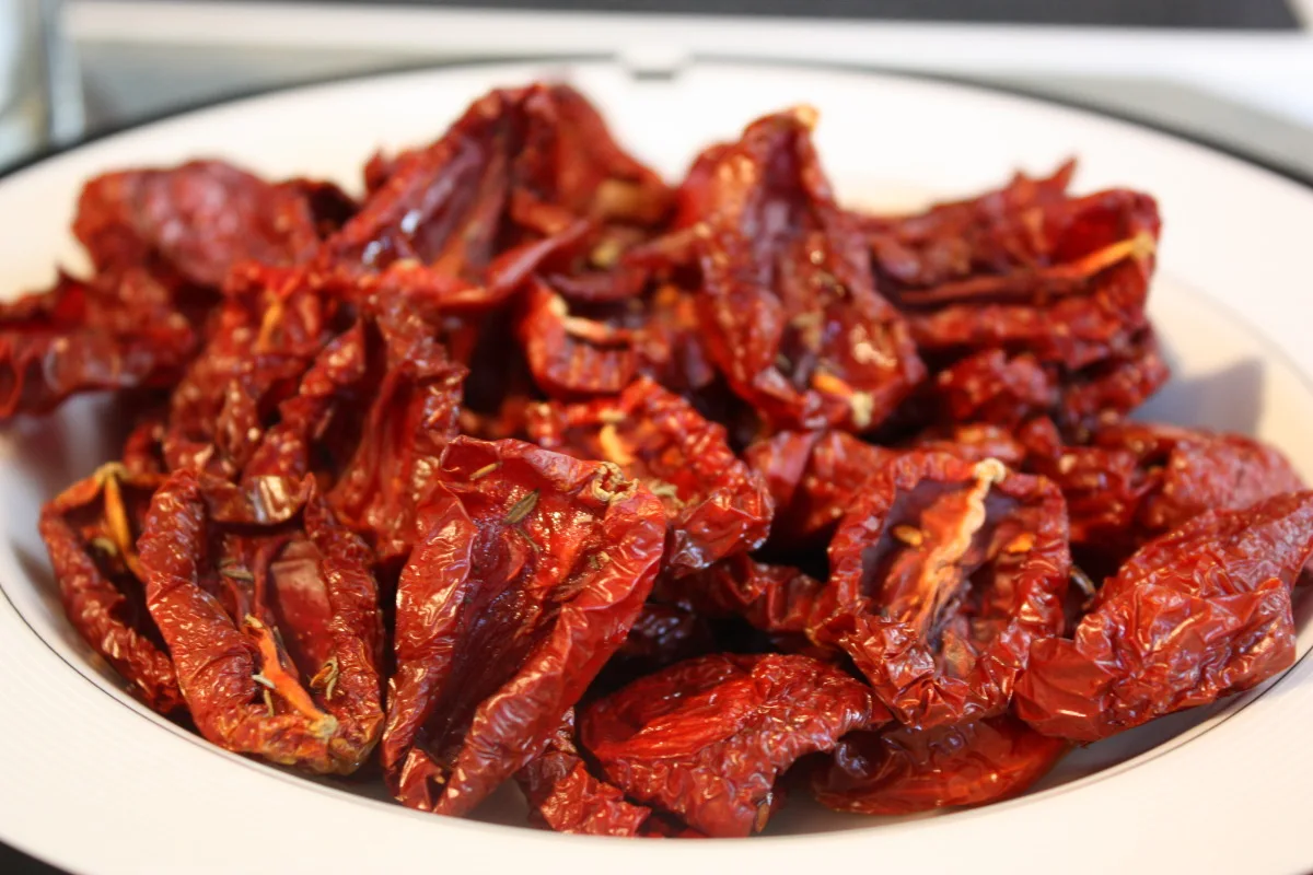 Make Your Own Sun-Dried Tomatoes: Oven, Dehydrator, or  Sun