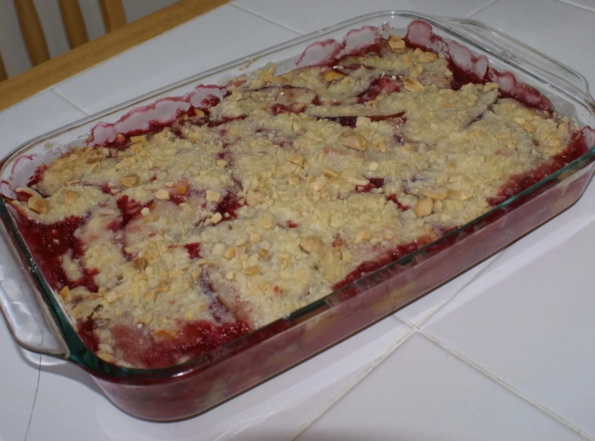 Mango, Nectarine and Raspberry Crumble