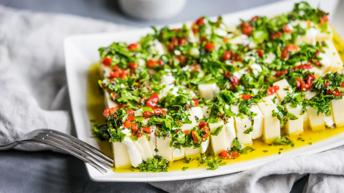 Маринований сирний закусок
