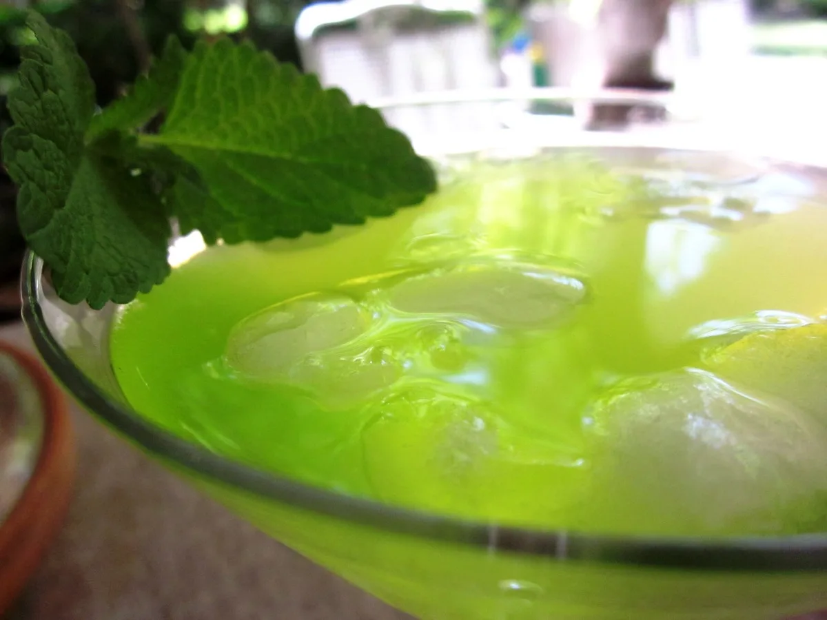 Коктейль «Midori June Bug»