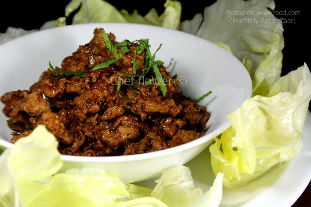 Minced Garlic Chicken Served in Lettuce Leaves