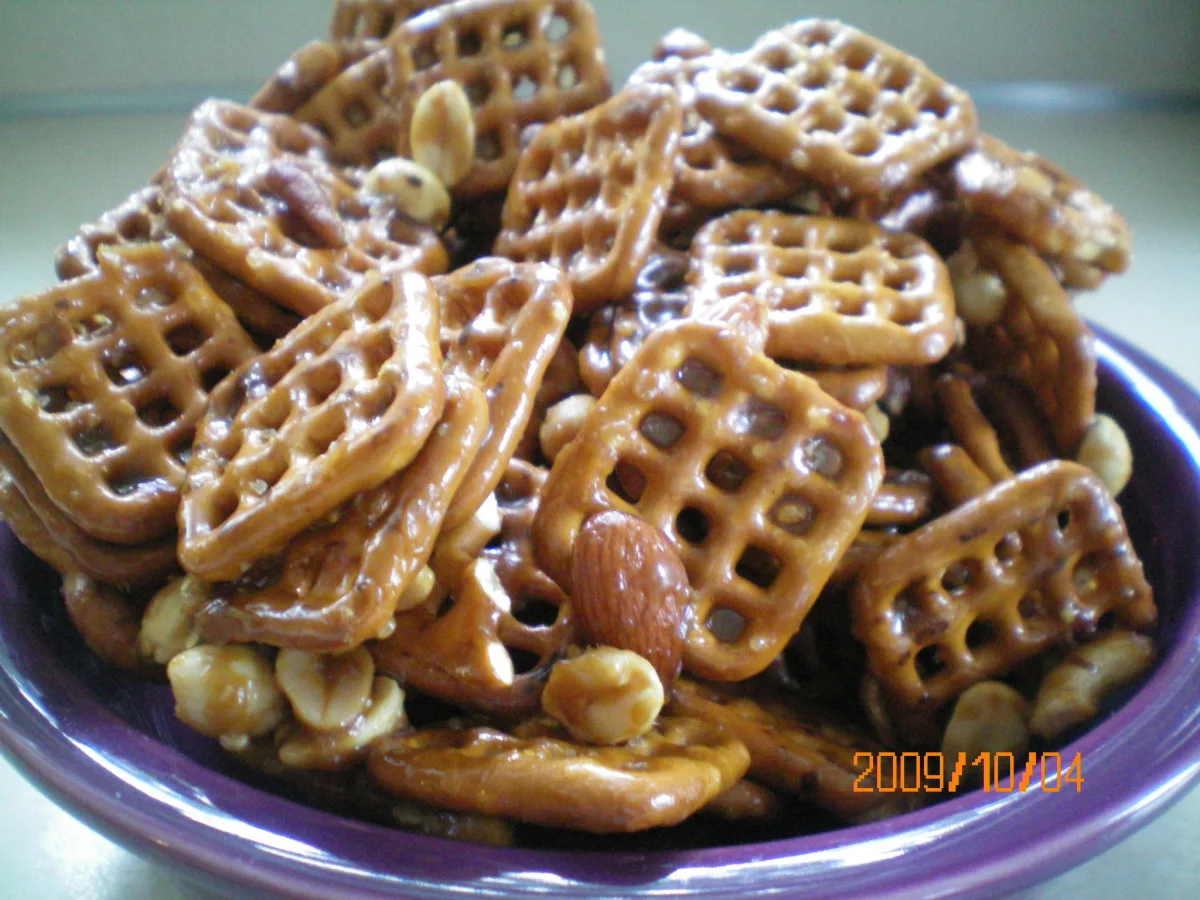 Molasses Pretzel Snack (Microwaved)