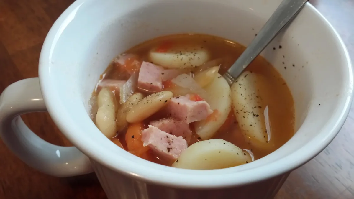 Mr. Food  Butter Bean and Ham Soup