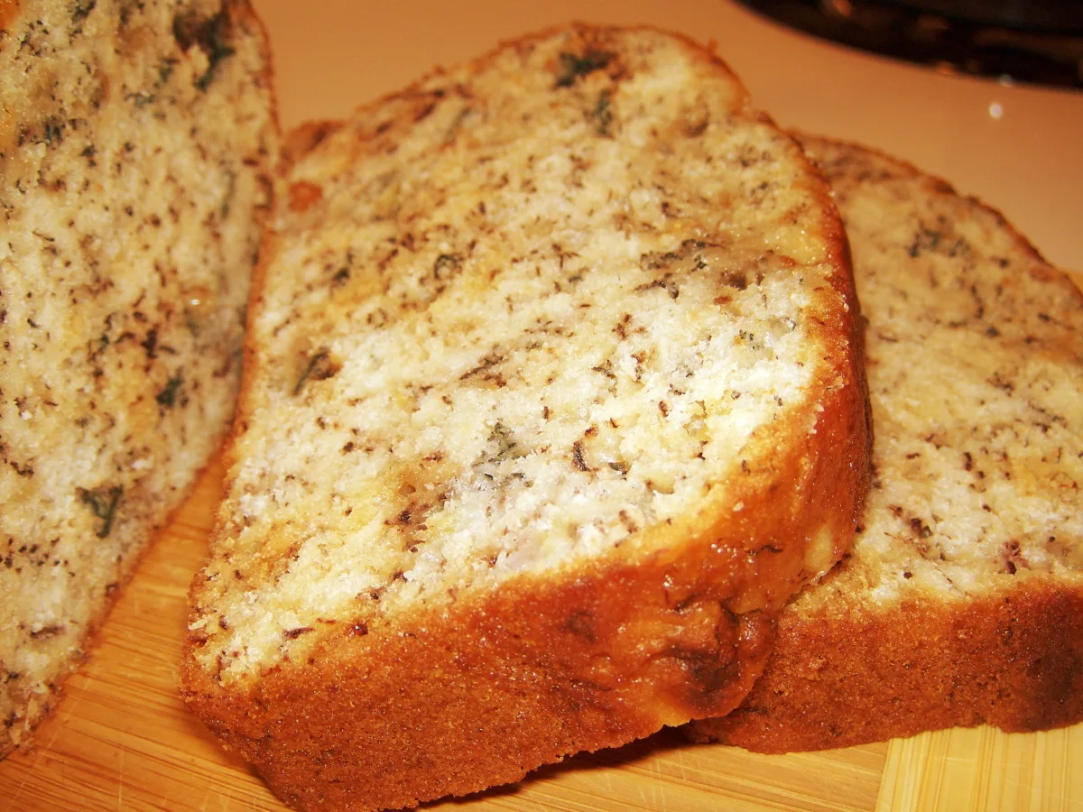 Old Fashioned Banana Nut Bread