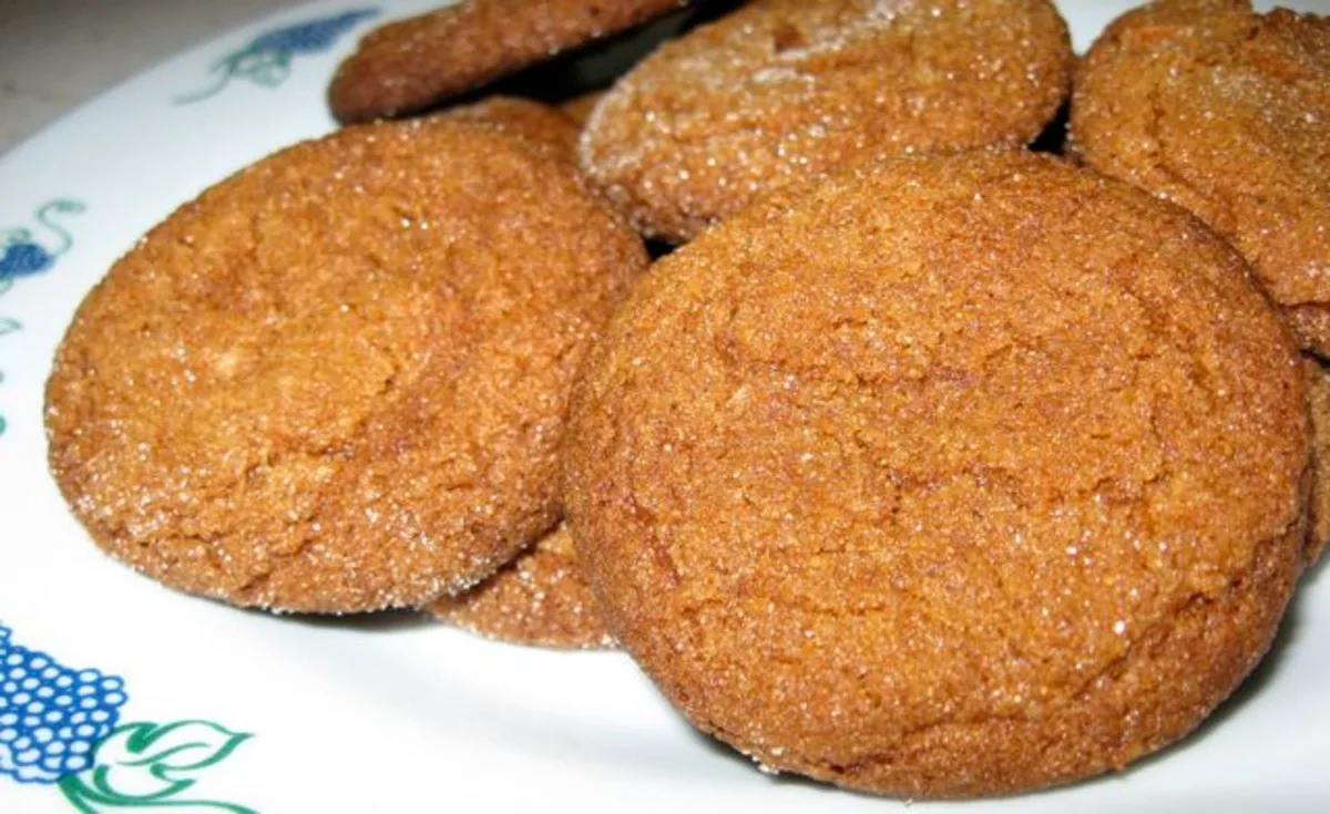 Old-Fashioned Molasses Crinkles