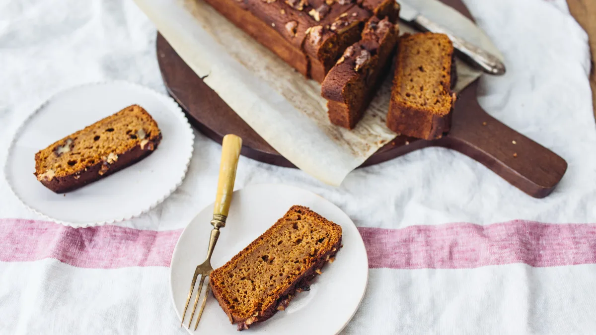 Old-Fashioned Pumpkin Nut Loaf Bread