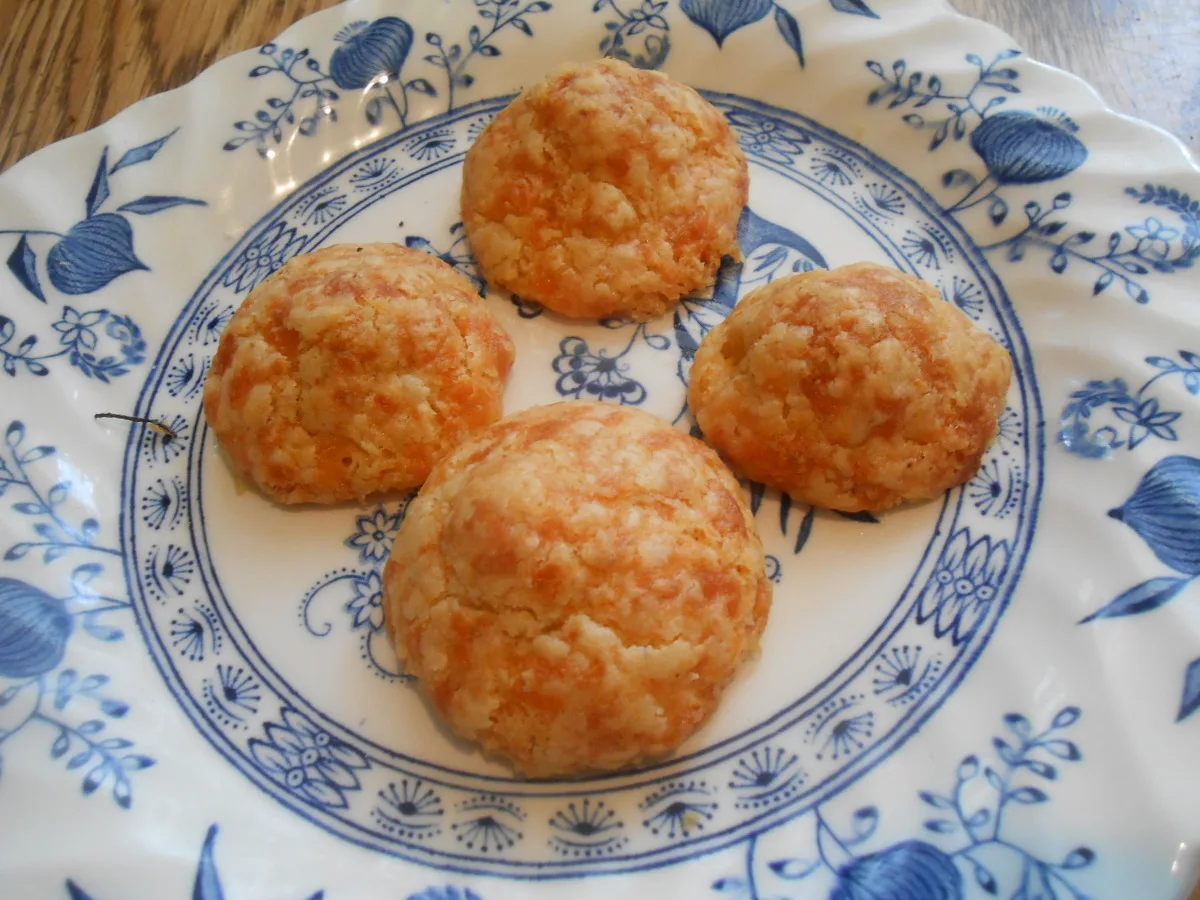 Olive Puffs
