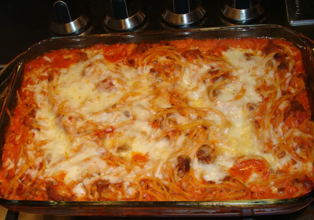 On the Fly Spaghetti Pie - Baked Spaghetti