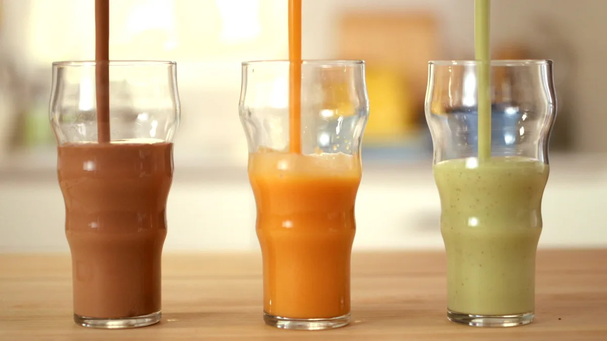 Papaya-Almond Milk Stressbuster Smoothie