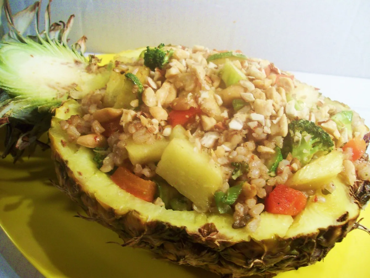 Pineapple Boat's A-Comin'
