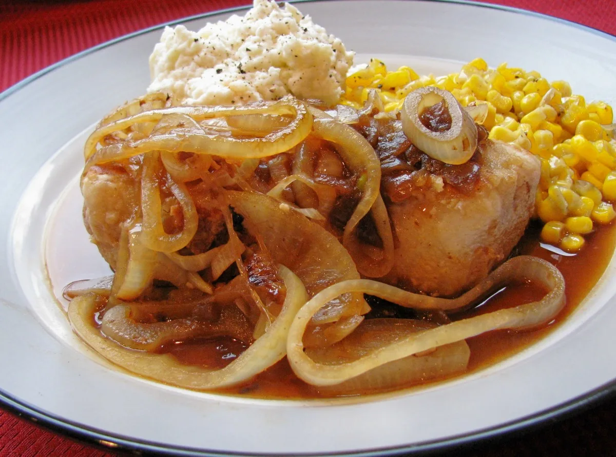 Pork Chops in Onion Gravy