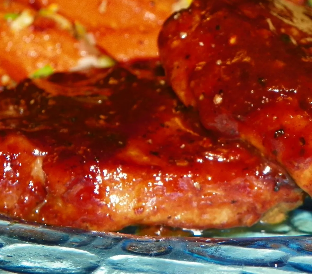 Quick Pork Cutlets With Tangy Pan Sauce