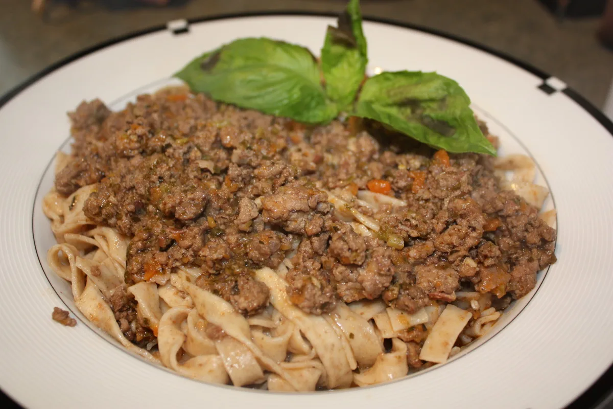 Rachael Ray's Big Boy Bolognese