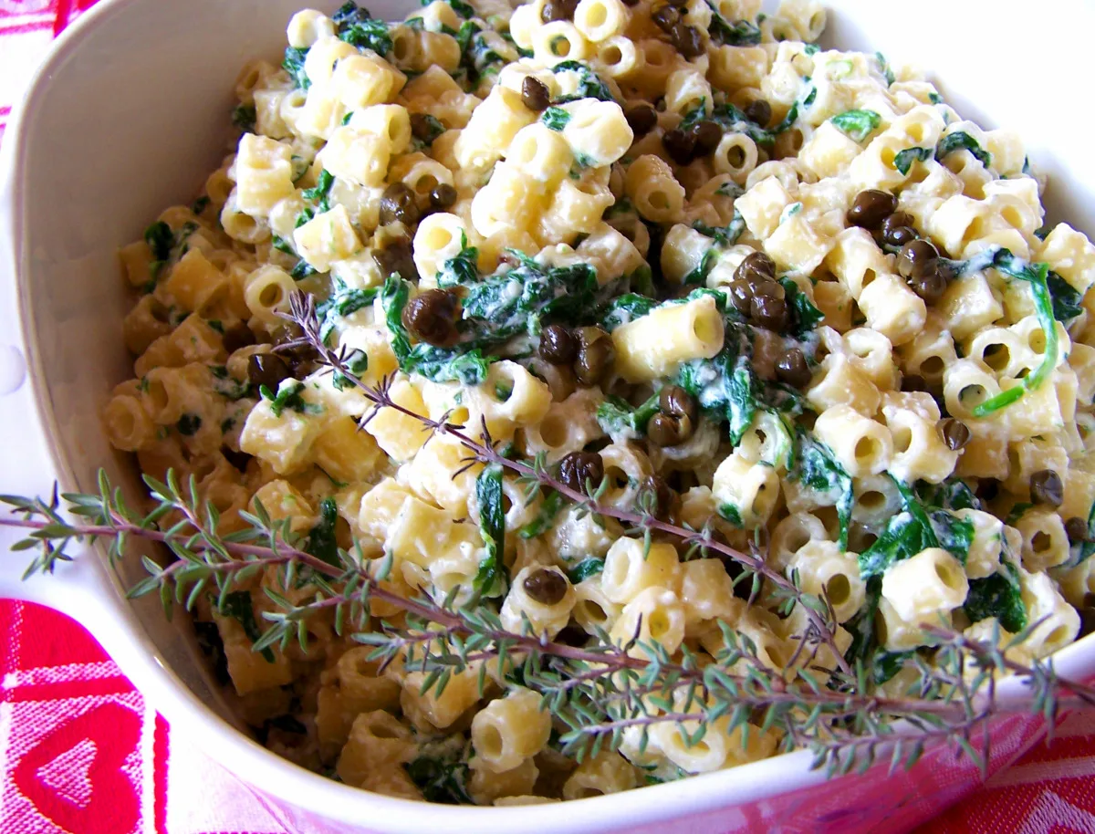 Rachael Ray's Creamy Pasta With Spinach and Fried Capers