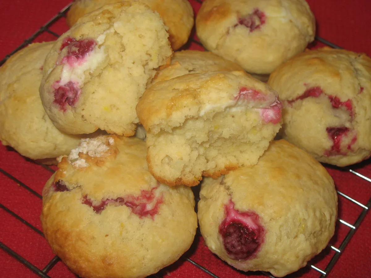 Raspberry Cheesecake Muffins
