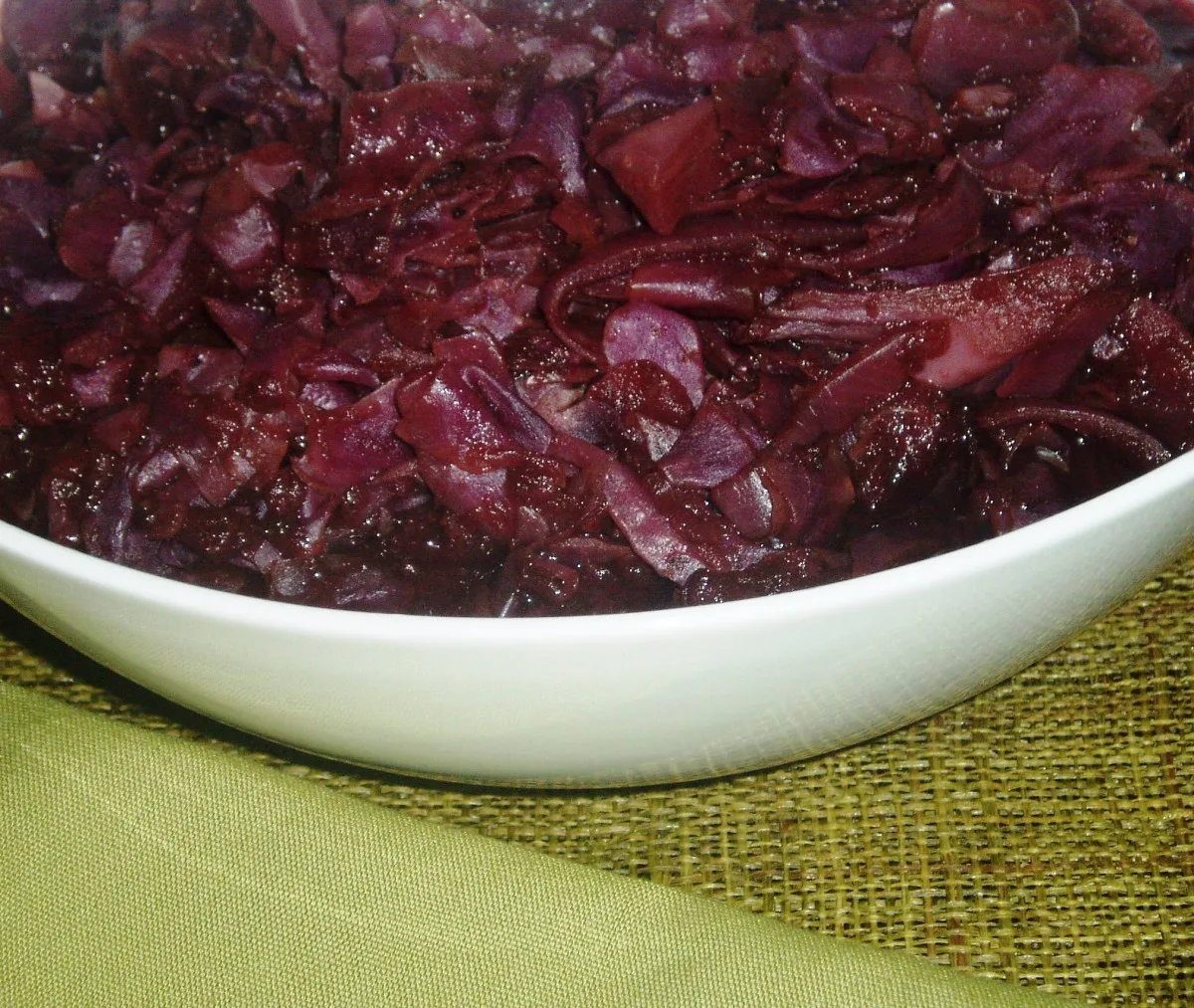 Red Cabbage With Apples and Spices - Crock Pot