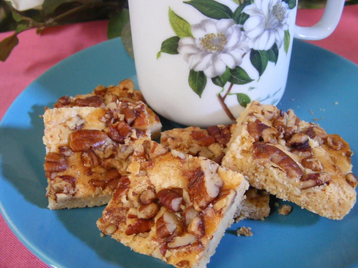Rich Butter Pecan Cookies