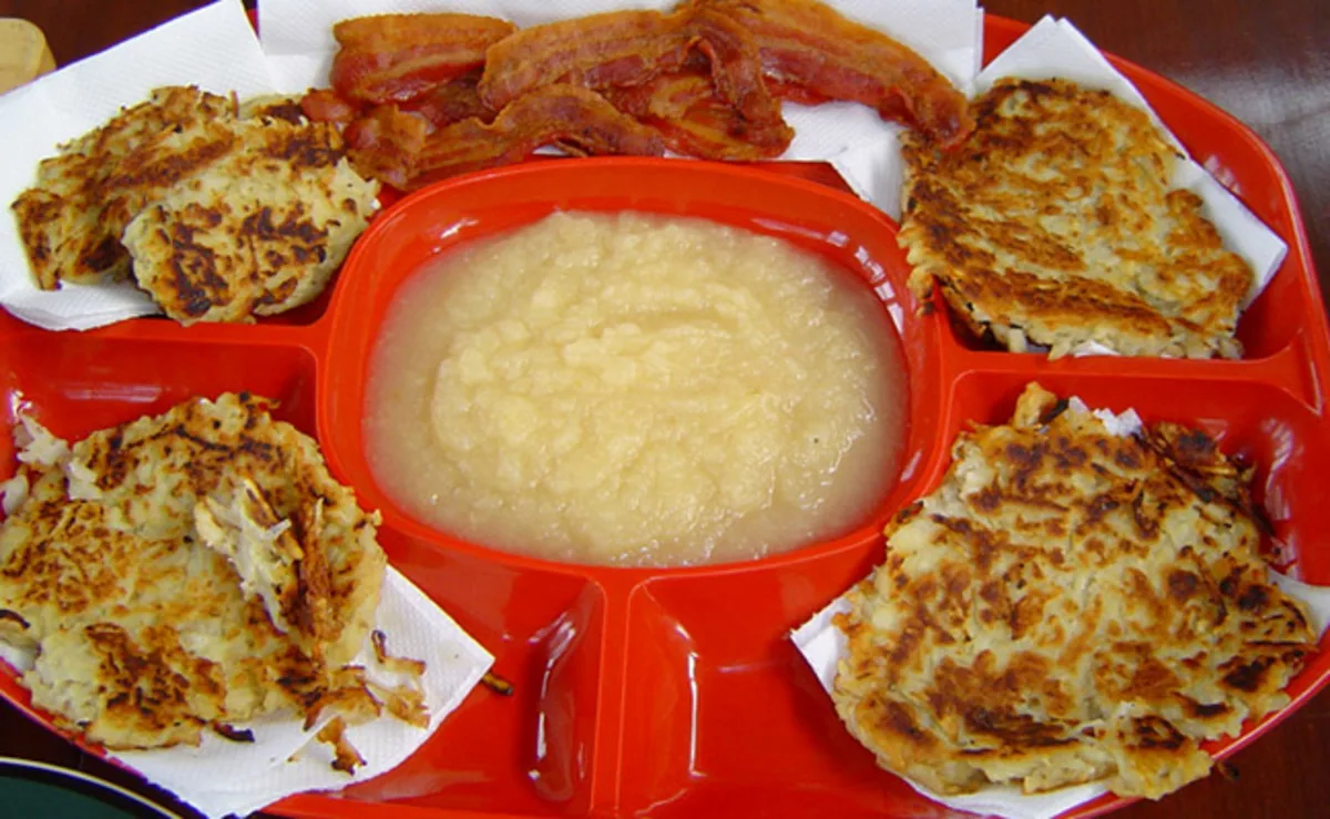 Rievkooche or Reibekuchen (Cologne Style Potato Pancakes)